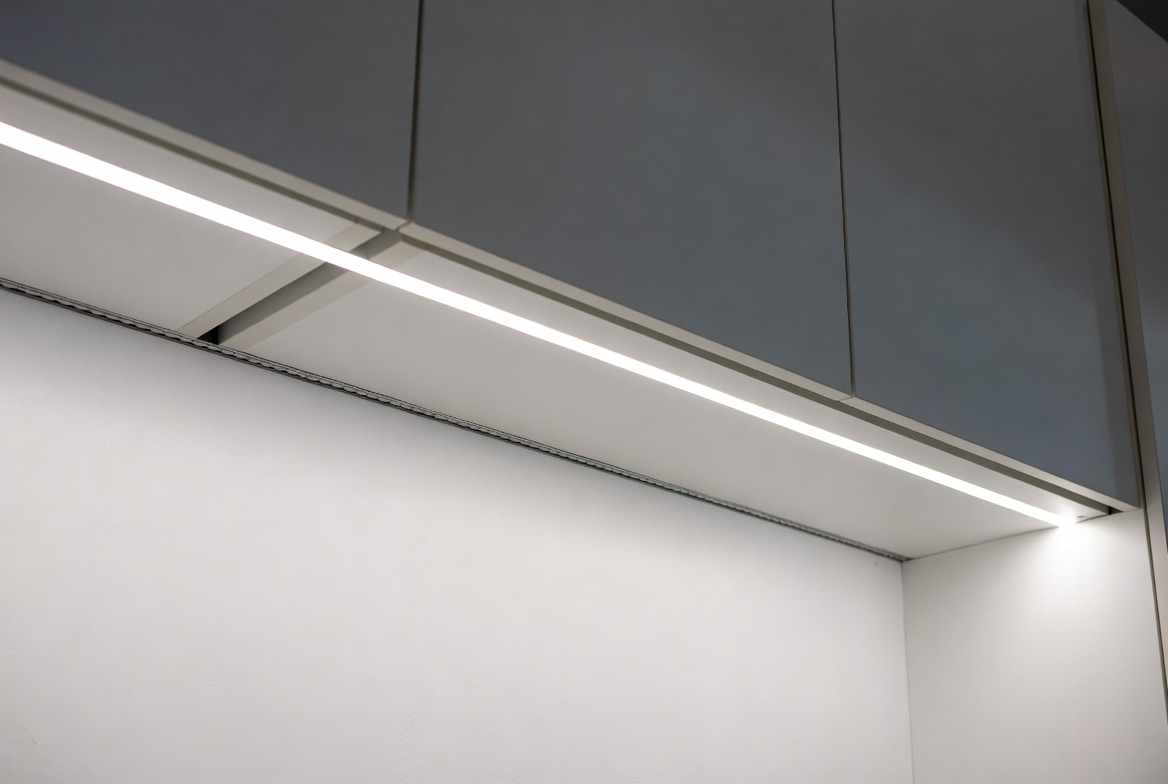 Shallow Frameless Cabinet Lighting System Shallow Frameless Cabinet Lighting System