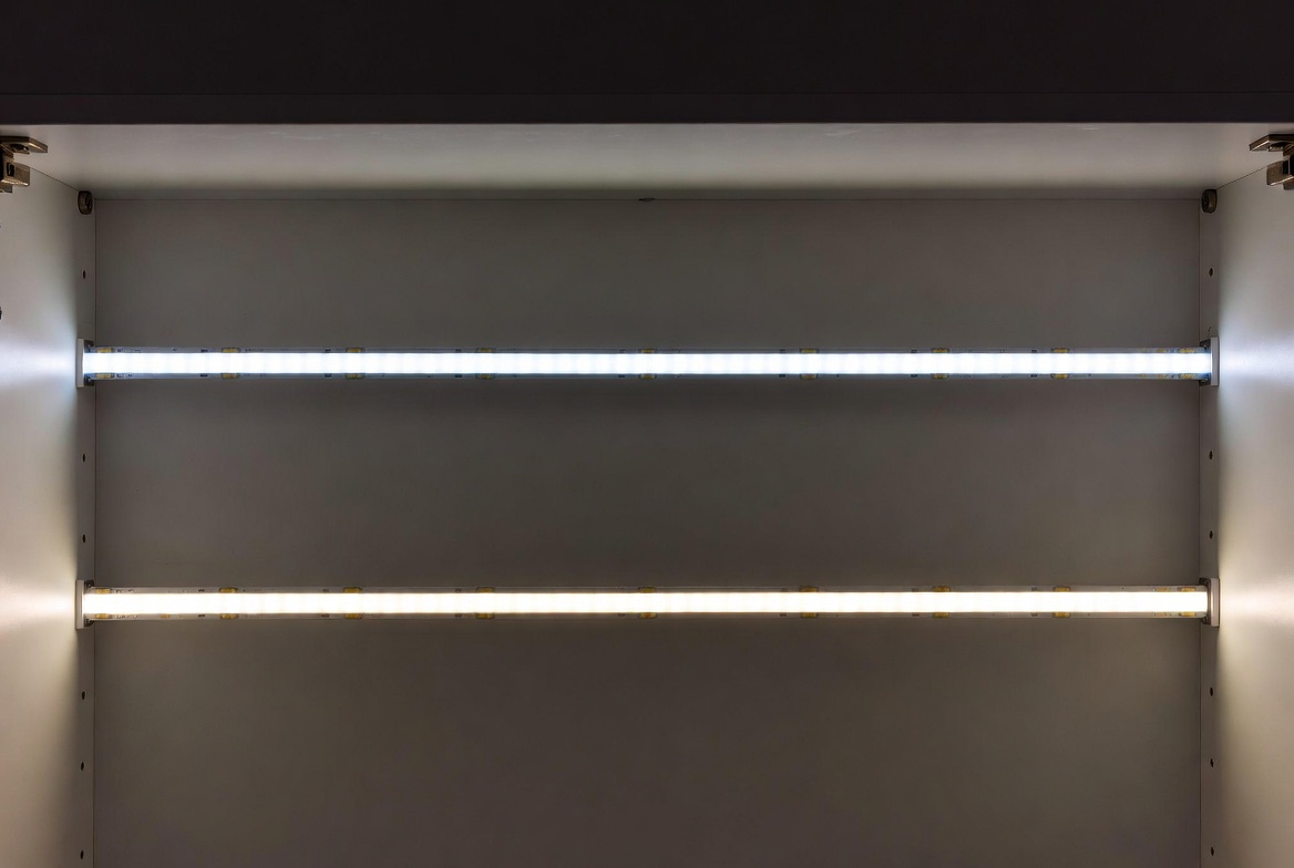 Blue Shift Versus Stable Led Strip Blue Shift Versus Stable Led Strip