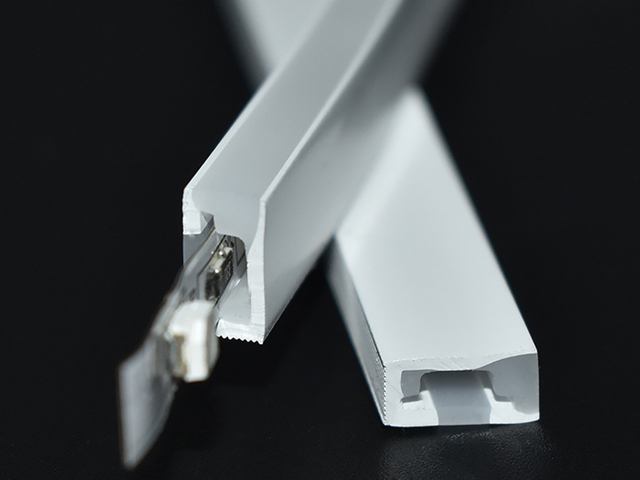โรงงานขายตรง 4x8 มม.ซิลิโคนนีออนเหมาะสำหรับ 5MM PCB LED Strip Tube