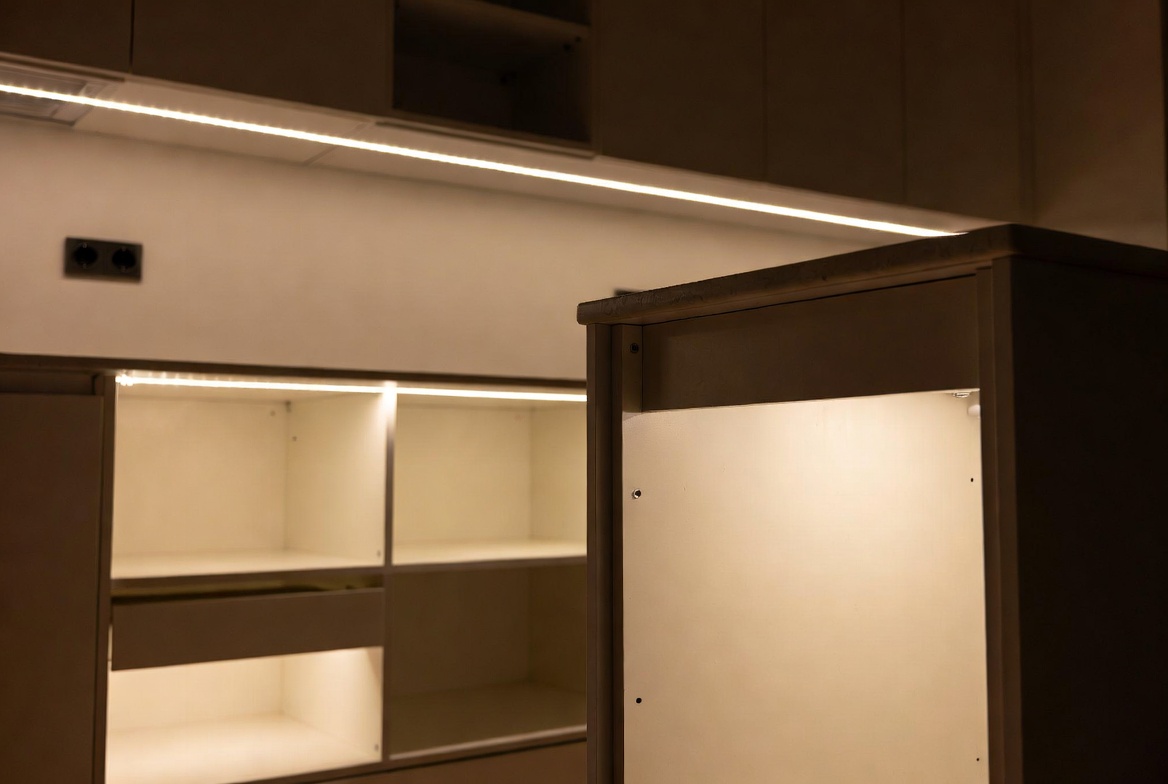 Modern Kitchen Cabinet LED Strip Lighting