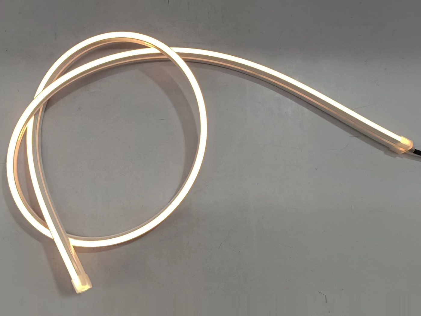0612 IP65 IP67 Waterproof Dotless Flexible Side Bend LED Neon Strip