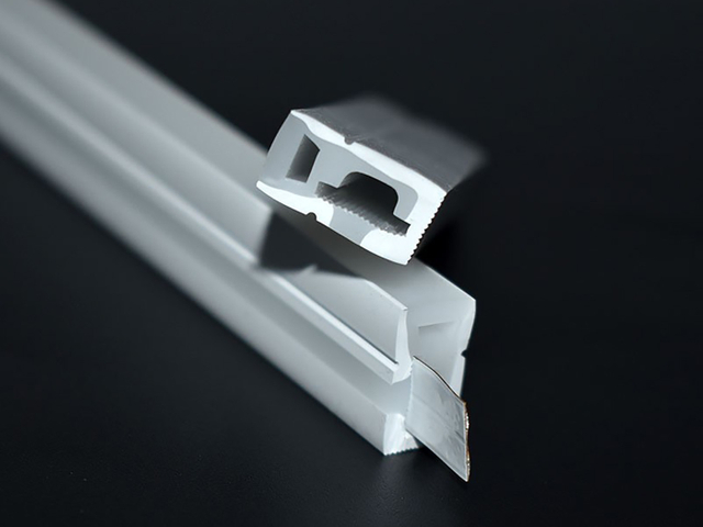 Soft Easy Bendable 8x16 มม. ประเภทเม็ดมีดแบน LED Strip แถบซิลิโคนโปรไฟล์ Led สำหรับแสงเชิงเส้น