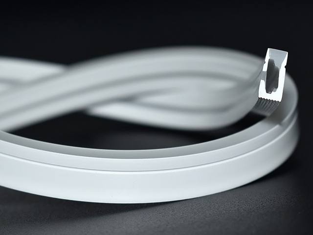 ปลอกซิลิโคนแถบ LED ขนาด 4x10 มม. เปล่งแสงด้านข้าง